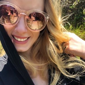 Meet your Posher, Corinne